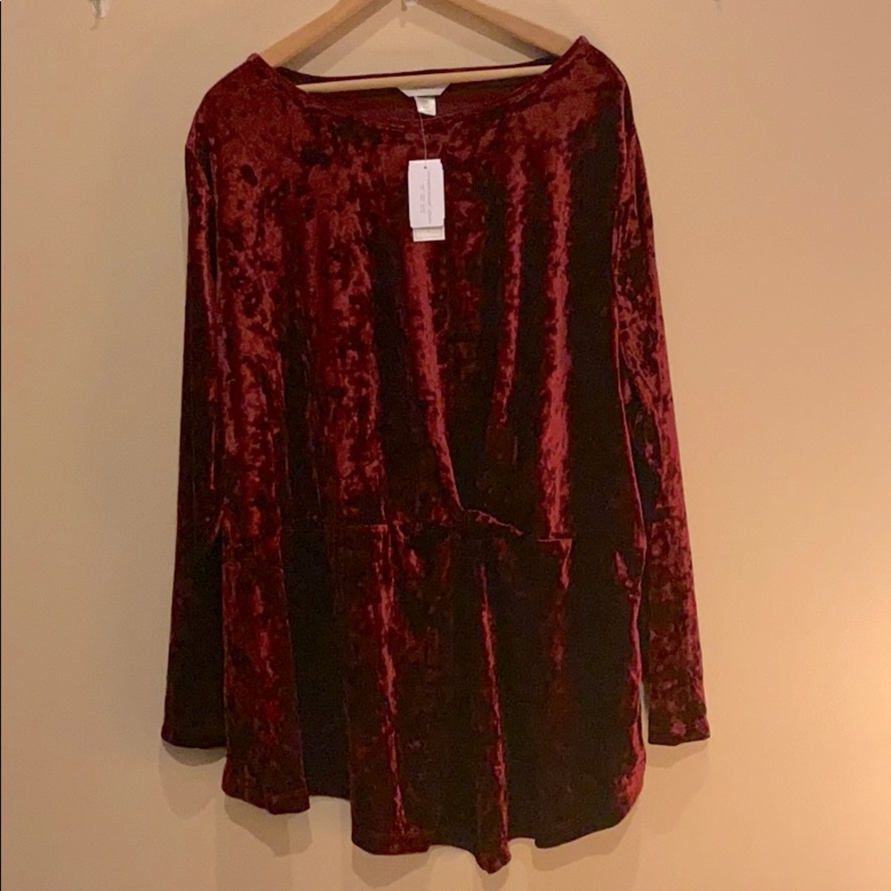 NWT CJ Banks Crushed Red Velvet Holiday Top 2X